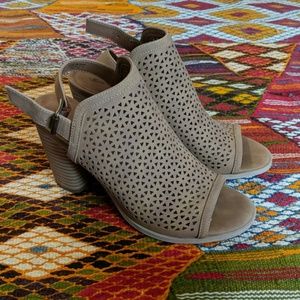 Universal Thread Milliana Size 8.5 - BRAND NEW